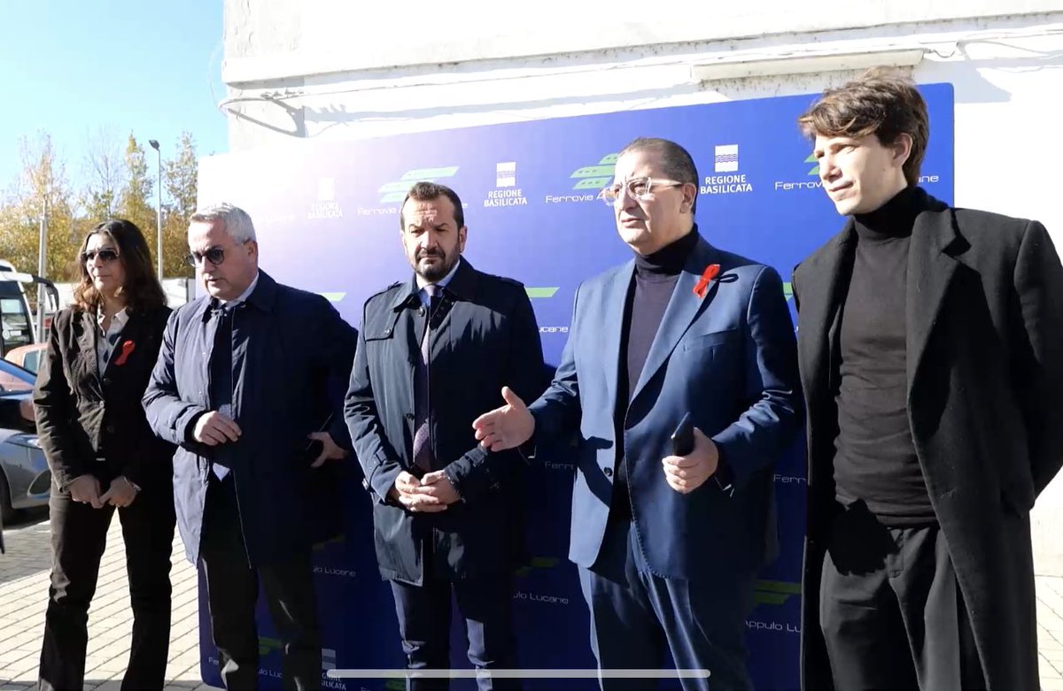 ZizzaVittorio's tweet image. 🚴‍♂️ Bike Sharing al via!🌍  

Un passo verso la #SharingMobility e l’intermodalità: bici, metro e mezzi pubblici per una mobilità più sostenibile.  

✅ Stazione Gallitello  
✅ Metro operativo  
✅ Officina ferroviaria in arrivo 

💪Sempre al lavoro per il futuro green!