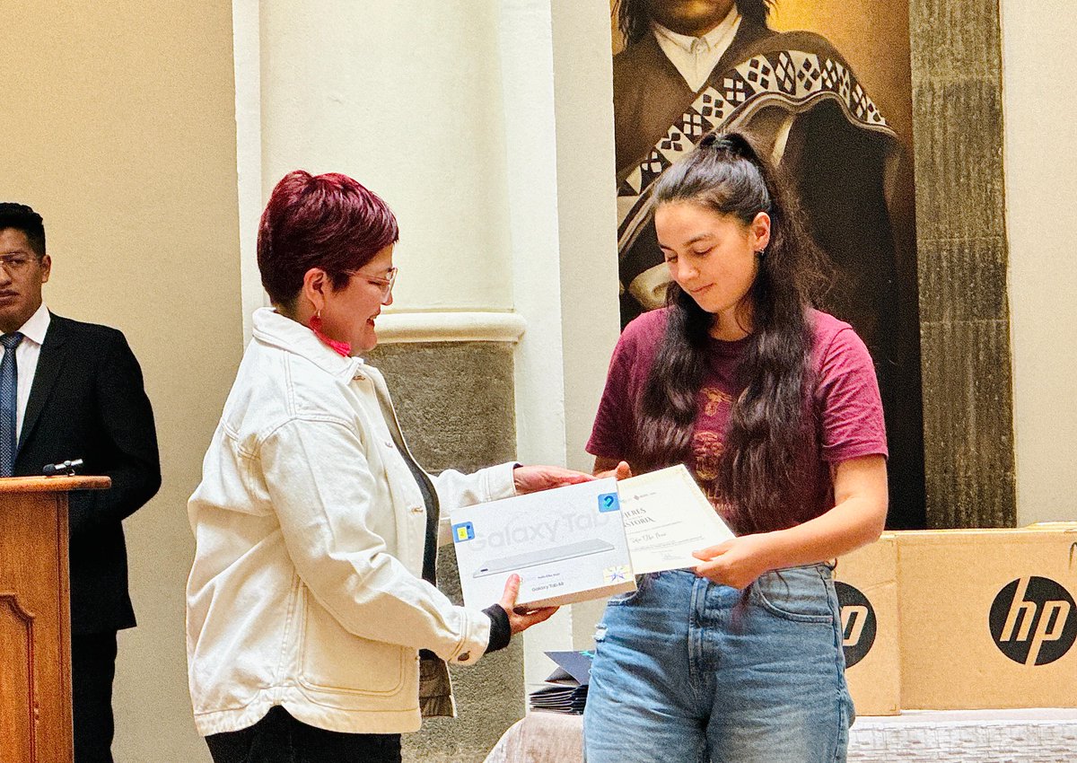 SEAutonomias's tweet photo. 🎖️ ¡Gracias a las y los participantes por compartir estas valiosas historias! Hoy seguimos recordando que la lucha y las contribuciones de las mujeres son fundamentales para un futuro más justo, igualitario y libre de violencia. 🌍💪

#MujeresEnNuestraHistoria https://t.co/Vx0depMNuW