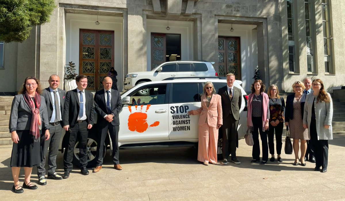 SinikkaAntila's tweet photo. Our #OrangeTheDays campaign to end violence against women started with posing infront of my vehicle before the meeting of the Finland #DevelopmentPolicyCommittee with the Ethiopian House of Representatives. https://t.co/iE8DzHftyN