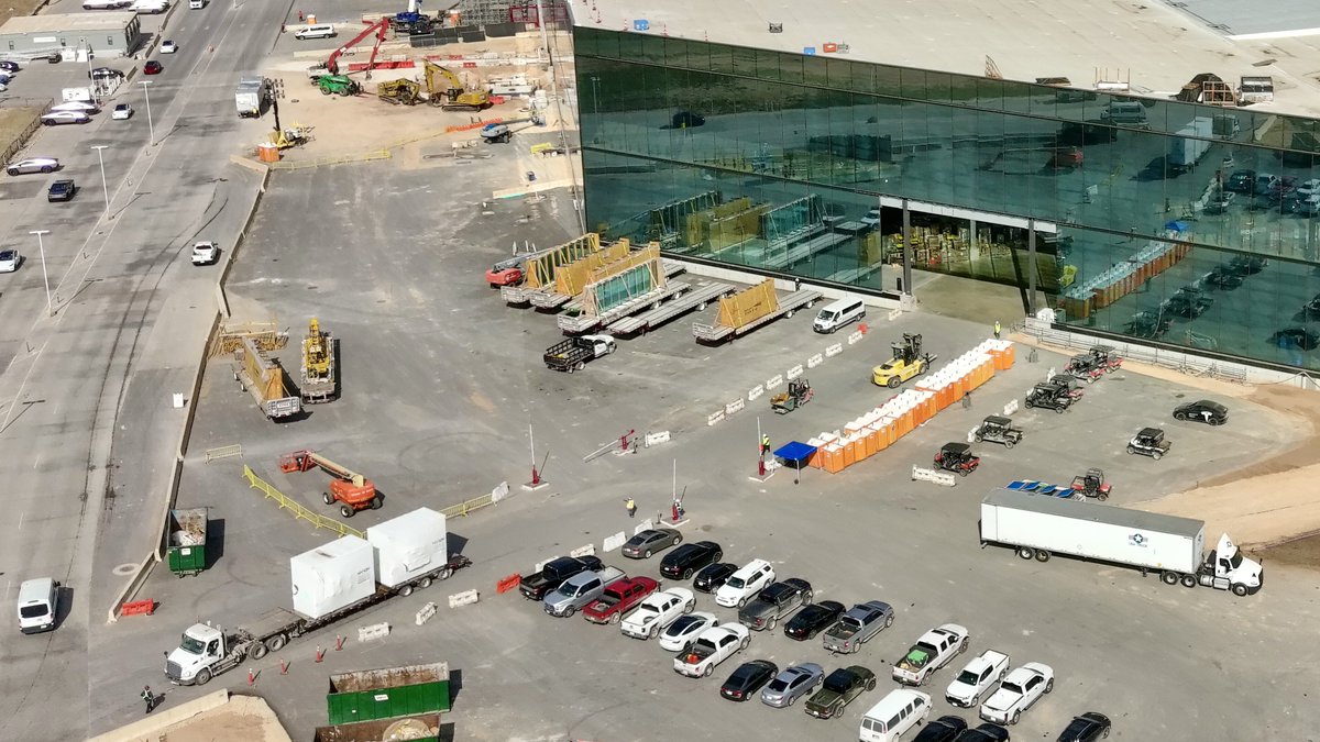 Feeling patriotic at Giga Texas on a busy day with some interesting deliveries in the south! #GigaTexas #Tesla #Cybertruck