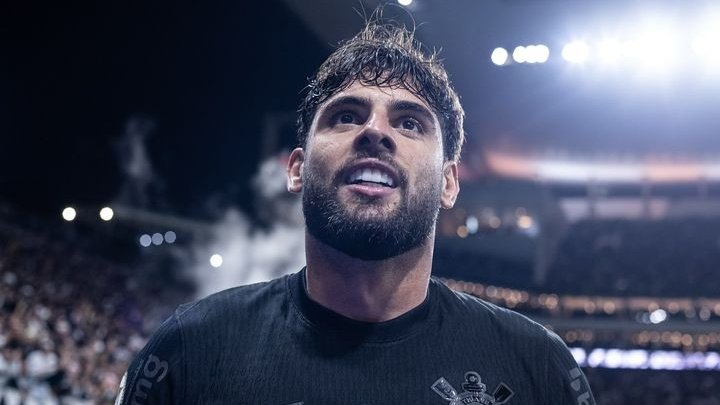 ruanrlx's tweet photo. Papo reto? Se esse trio continuar ano que vem é papo de título mesmo.

Time tá muito encaixado. O melhor reforço pra próxima temporada, será manter o Yuri. O Augusto que se vire! https://t.co/6w0VAgdmVK