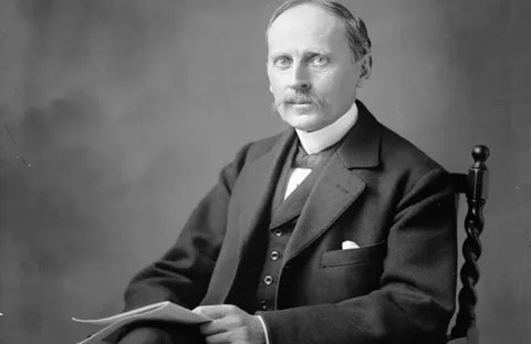 Подлинный мир требует, чтобы прежде всего были устранены хозяева войны. 

/ Ромен Роллан /