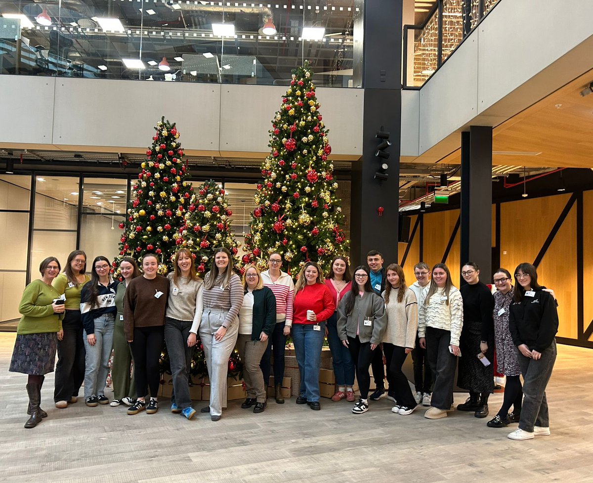 Thanks to the Microsoft Dream Space team (#MSDreamSpace) for facilitating a superb workshop today for <a href="/MarinoInstitute/">MIE</a> students on the BOid, BEd, BScES &amp; PME programmes. A fantastic day allowing them to further their passion for using technology in education. <a href="/PrimEdTeacher/">Ciara Reilly</a>