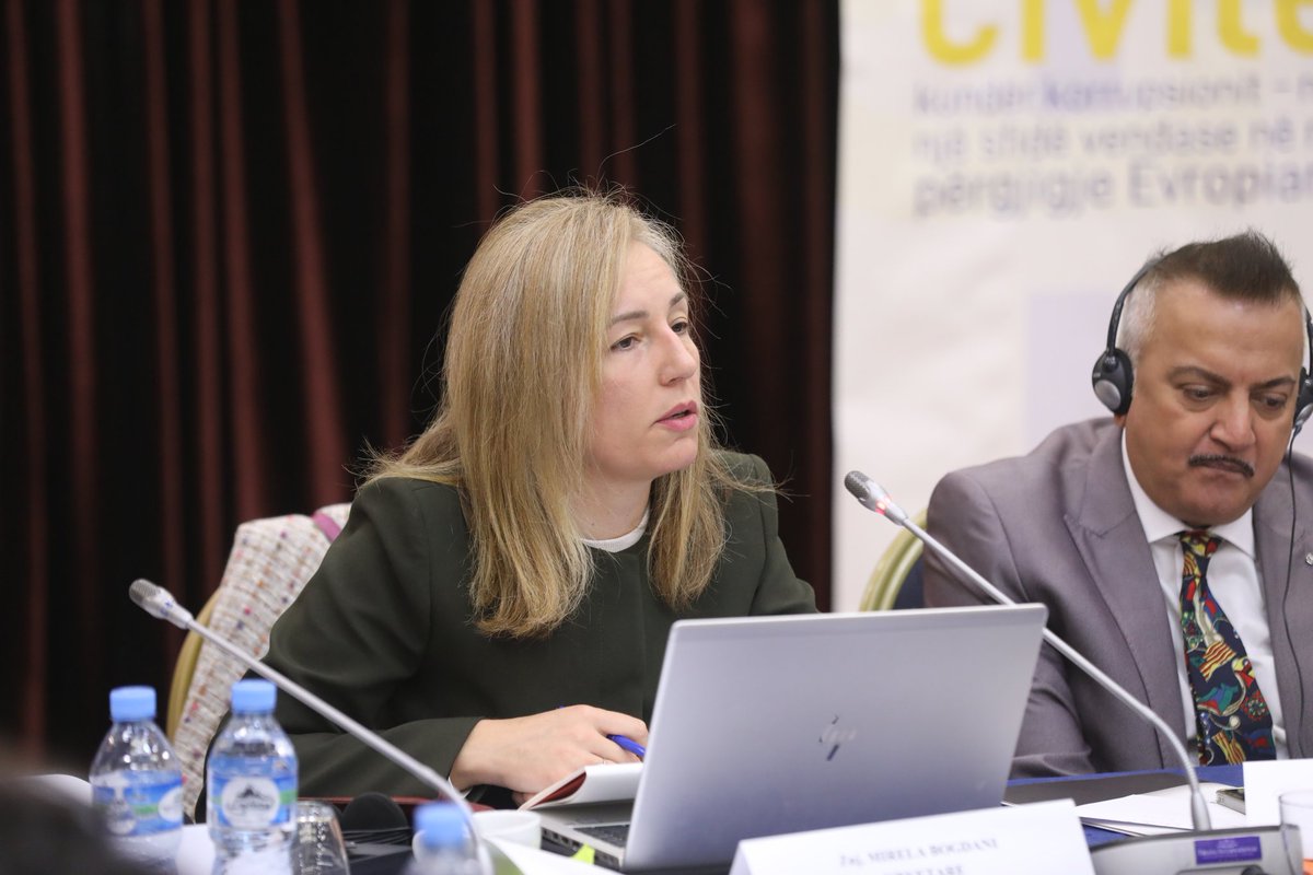 Lufta kundër korrupsionit pjesë e angazhimit të shoqërisë civile nëpërmjet rrjetëzimit të krijuar nga qendra ALTRI dhe monitorimit të organeve të drejtësisë nga ekspertët e <a href="/IKomiteti/">Albanian Helsinki Committee</a>. 
Debati u pasurua në sajë të ndërhyrjeve të Z.Altin Dumanit dhe aktorëve të tjerë të drejtësisë