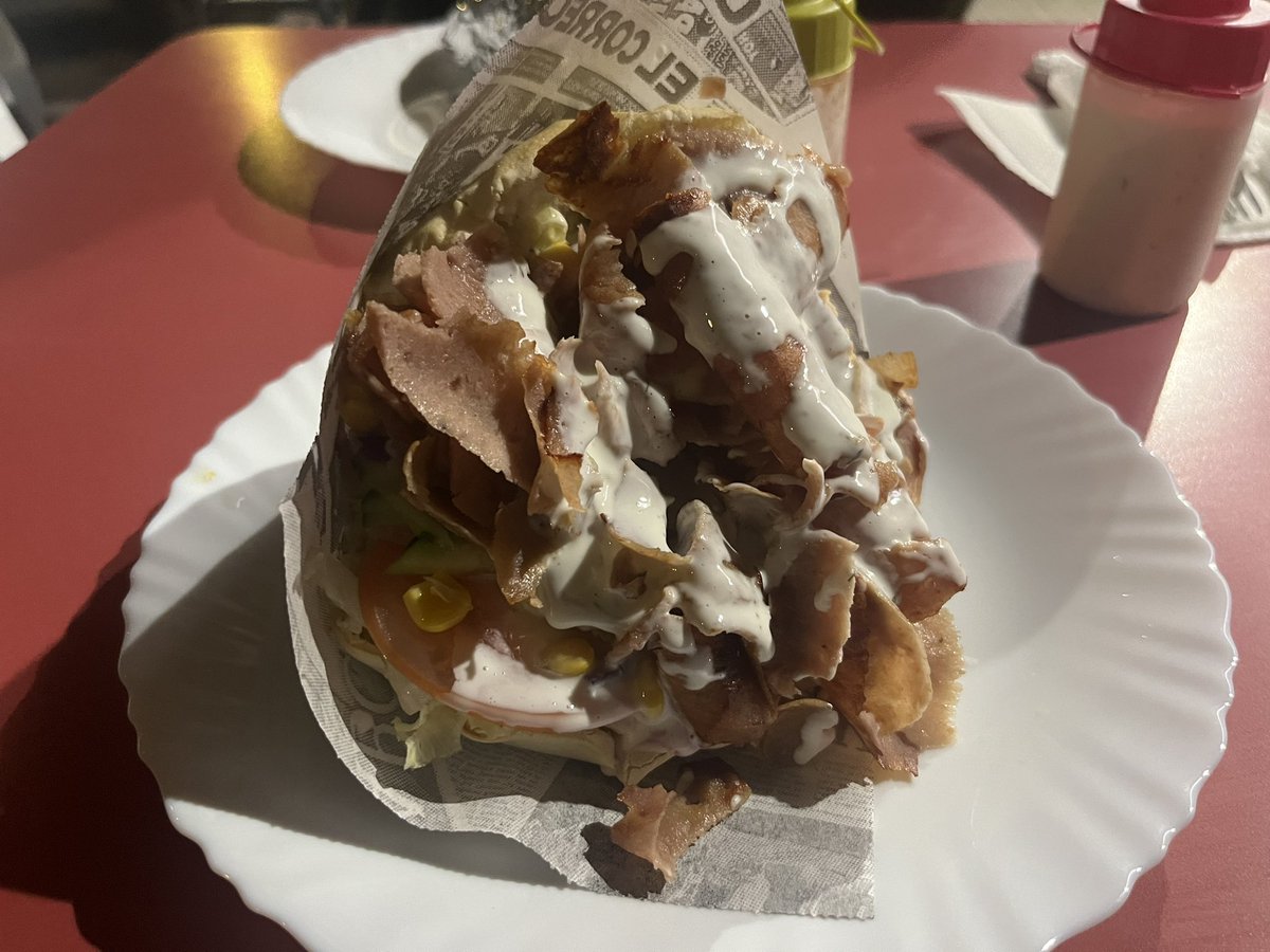 glossypop065's tweet photo. Peri Peri Doner kebab (Gandia)
Local: 9/10
Amigo: 8/10
Apariencia Kebab: 7/10
Precio Kebab: 7/10
Sabor Kebab: 8/10
Pan Kebab: 6/10
Carne Kebab: 8/10
Salsa: 7/10
Orden Productos: 7/10
Overall: 7.5/10
Ubi: https://t.co/iR72cO162f https://t.co/8cbkTY1I37