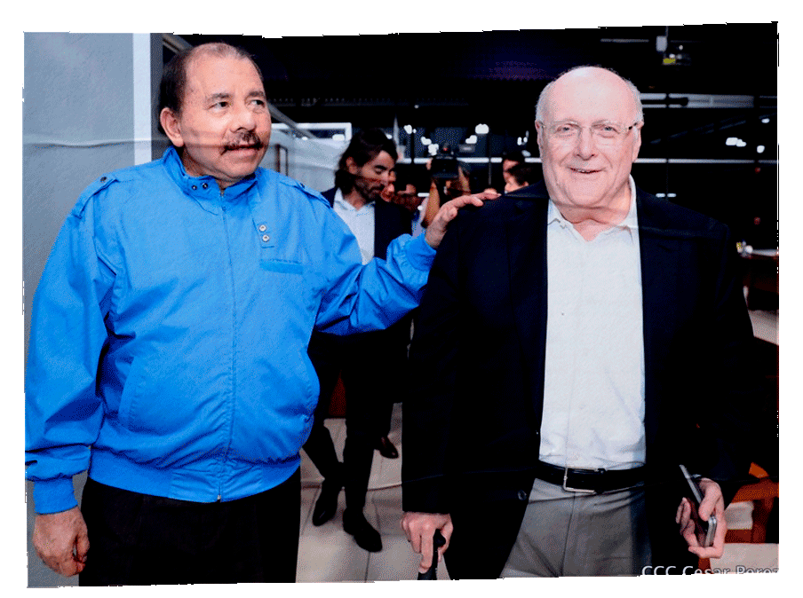 nicaclic's tweet photo. #Nicaragua 🇳🇮: FIN DEL IDILIO ENTRE EL SANDINISMO Y EL GRAN CAPITAL.
Con la aprobación de la ley de protección a cómplices de la dictadura Sandinista ante sanciones actuales y futuras, el régimen pone entre la espada y la pared a la banca privada. Solamente #BANPRO tiene corresponsales a JP Morgan Chase Bank, Bank of America N.A, Deutsche Bank Trust Company Americas, entre otros. Esta medida obligará prácticamente a sacarlos del sistema internacional SWIFT, siempre y cuando la banca privada descongele los bienes y activos de los sancionados por orden de la dictadura.
Prácticamente Daniel Ortega quiere que los bancos operen de manera local únicamente, lo que esto perjudicará enormemente al país y con muchas consecuencias e impactos negativos que ni estos ignorantes han analizado aún. Cancelación de transacciones internacionales, pérdida de pagos en línea de servicios de streaming y plataformas como Netflix, Prime Video, Disney, Amazon, PayPal, Doradobet, etc. Además de que el riesgo país incrementará, quizás con estas decisiones del régimen el FMI cambiará su postura🤷♂️, quien sabe...
#FSLNEsTerrorismo.
#SOSNicaragua.
@UHN_Plus @agusantonetti @Roberto_Trobajo @BettyFreeCuban @IsmaryBacallao @Frankzm @federicoalves @Csanchezberzain @AlexaGomezDos