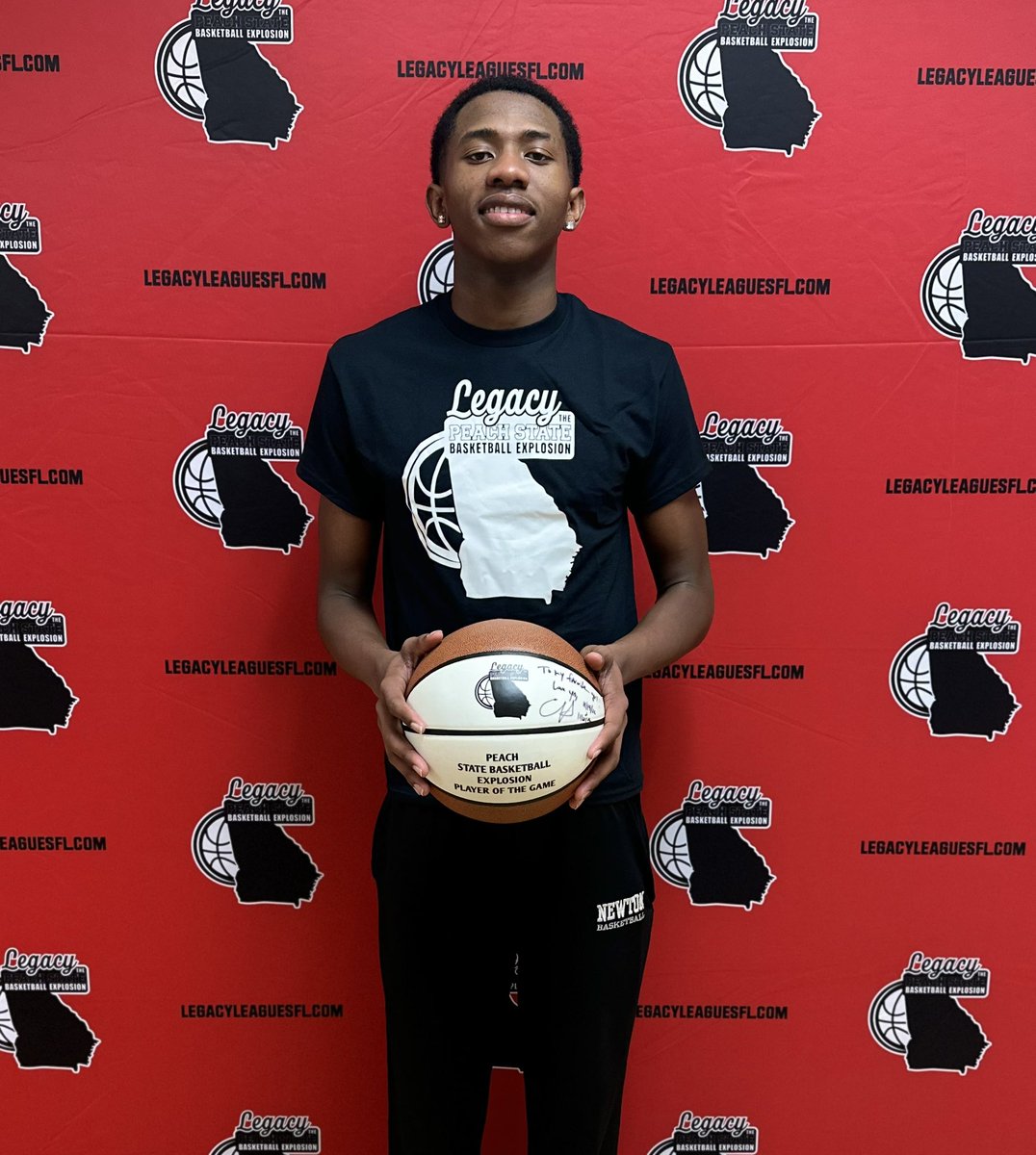 BKExplosion_FL's tweet photo. 🚨Game 3 Final:

Newton @NewtonRamsHoops 72

Impact Christian Fl 63 

POG: Davin “Ted” Neal @TedNeal14 24 points 

@PGH_Georgia @SHReport @BTS_Report @rmfmagazine @NextUpSportsGA @OTRHoops https://t.co/ig4d8FLrv9