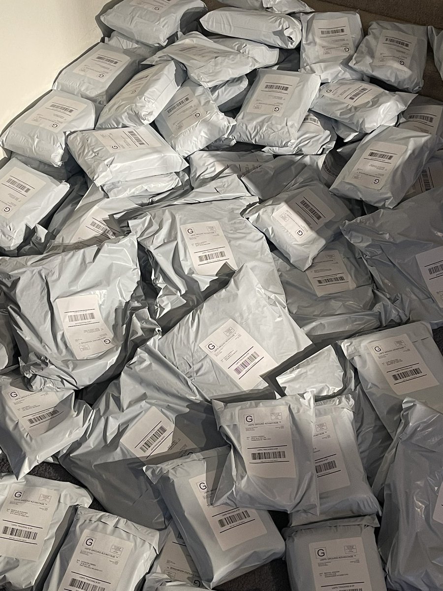 Mondays FBM shipment ready 📈🔥💪 <a href="/flips4miles/">Miles</a> <a href="/fba_alejandro/">Alejandro</a>