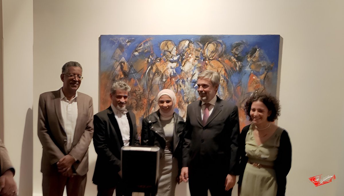 "إذا رأيت في غيرك جمالًا، فاعلم بأنّ داخلك جميل."
جلال الدين الرومي
الصورة مع معالي سفير إيطاليا في القاهرة خلال افتتاح معرض الصديق الفنان العالمي #جمال_مليكة في المركز الثقافي الايطالي