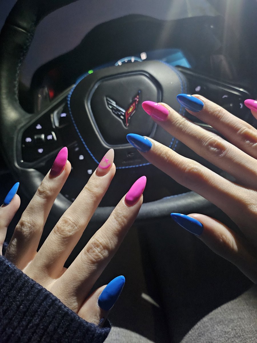 my jinx nails before I recolor them soon :3