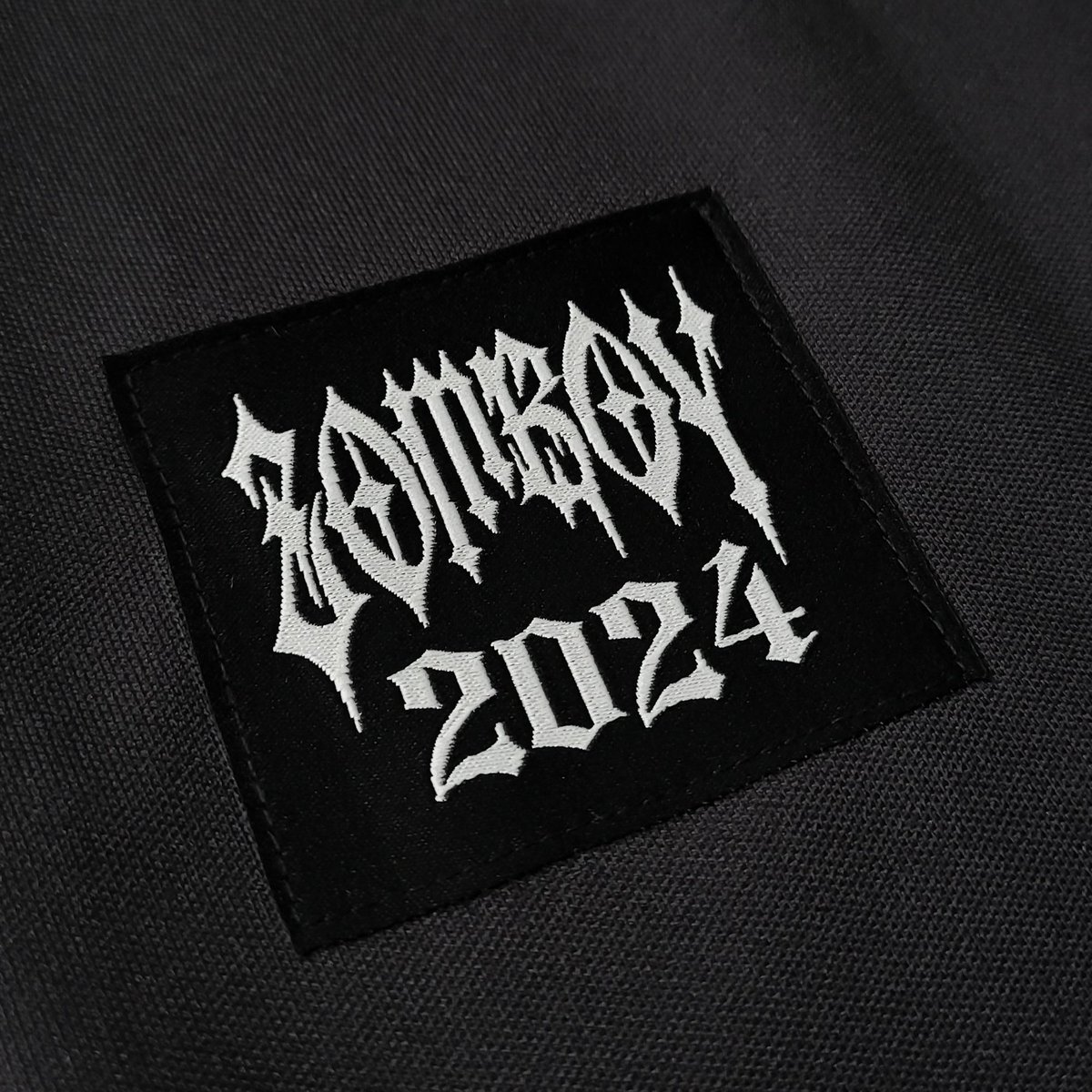 The chrome jerseys are restocked! Hit the link below to grab yours 

shop.kt8merch.com/products/chrom…