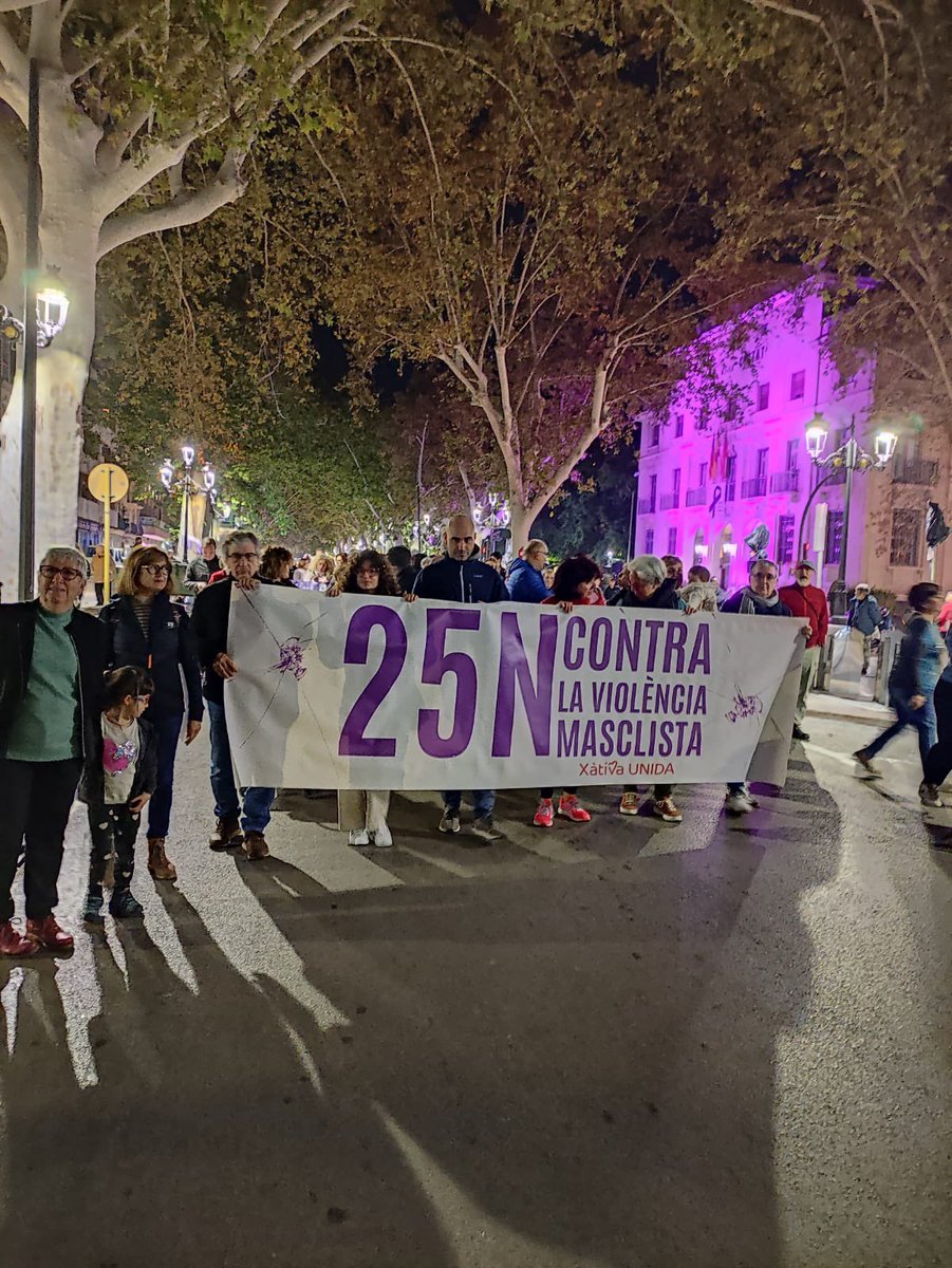 XativaUnida's tweet image. Avui #25N, dia per visibilitzar la violència contra les dones i dissidències sexuals i de gènere.💪🩷

➡️Des de Xàtiva Unida diguem prou🖐️, ni una menys‼️. 
➡️ I per tots aquells que estan desafiant les victòries i els avanços del moviment feminista: 

No passareu‼️