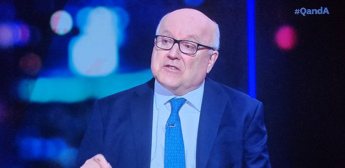 philmupp1's tweet photo. #qanda
Last #qanda of the year and producers obviously brainstormed a guest list so they could go off with a bang- ' To liven it up we need a person with an endearing personality and intellectual gravitas who appeals to the everyman- I know , George Brandis'
Fecked I tell ya ! https://t.co/2Id5bHrnyq