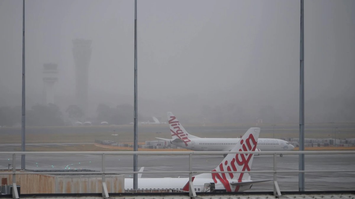 Heavy fog is still affecting flights at Melbourne Airport this morning.

Passengers should check with their airline for flight updates.