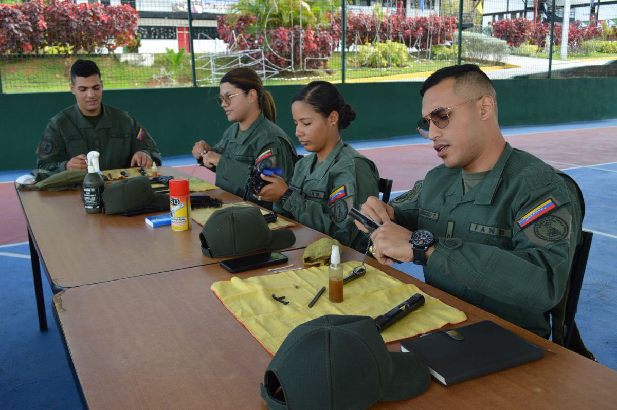 Academia Militar Medicina tweet media