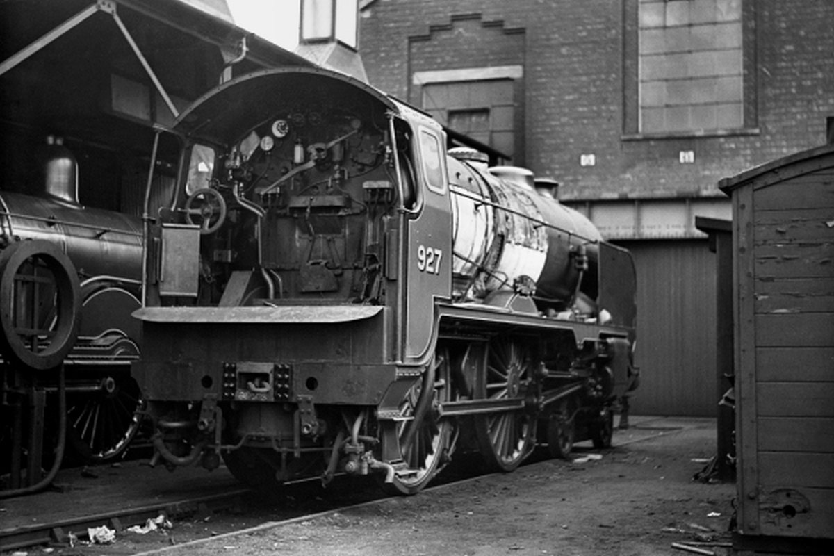 Barry Kelly tweet media