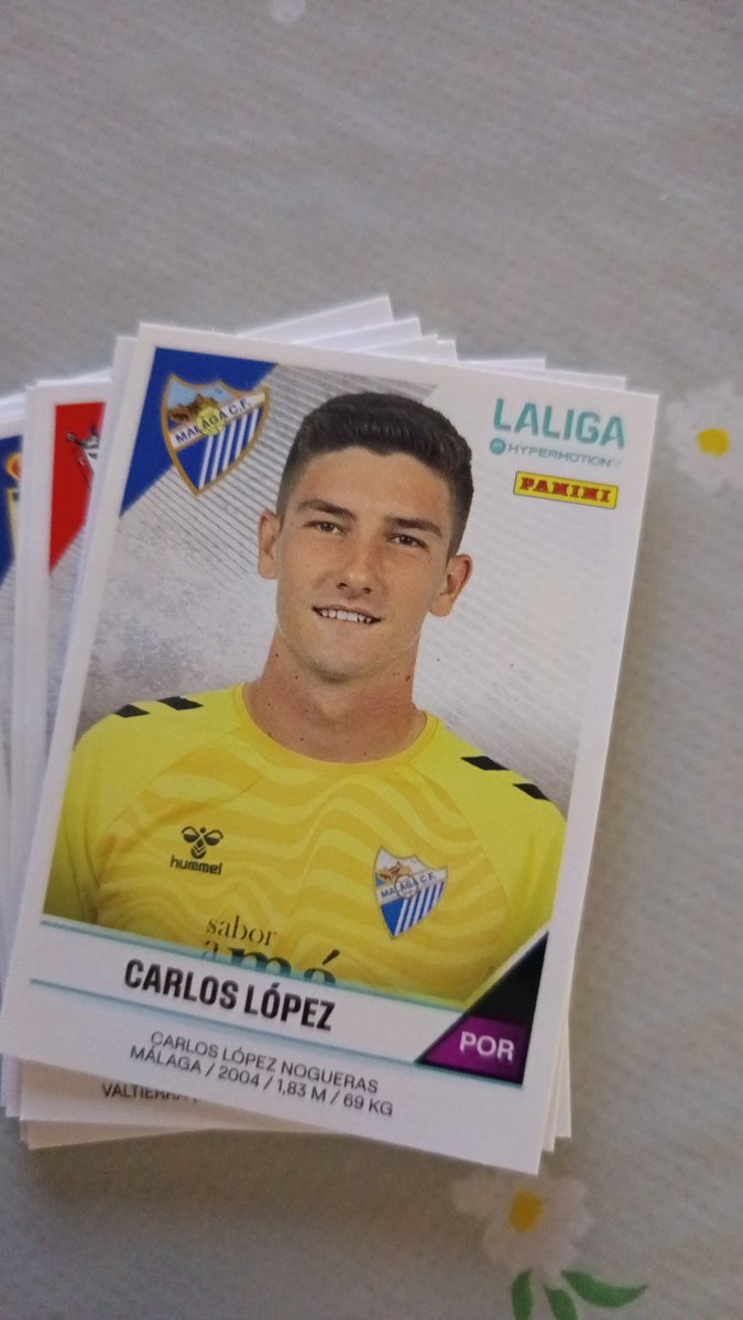 gassamaxmlg's tweet photo. 6 sobres -----> 1 jugador del Málaga 

Vais a acabar conmigo @paninicromos https://t.co/ZpracpXOUI
