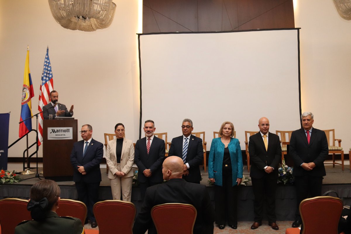 USDOJ_Intl's tweet photo. .@TheJusticeDept's #ICITAP con apoyo de @StateINL realizó ceremonia de cierre del proyecto Justicia Rural en Colombia para destacar logros de 2 años con @PoliciaColombia @FiscaliaCol @MedLegalColombi y @JEP_Colombia en investigaciones de violaciones de derechos humanos. https://t.co/Whi0zIgoq0