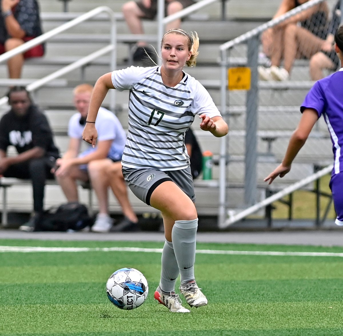 Thirteen Women's Soccer Players Earn 2024 Daktronics NAIA Scholar Athlete Awards. See who was recognized for their success in the classroom in the link below.

📰 - tinyurl.com/2spp7rau

#ClawsOut | (850)