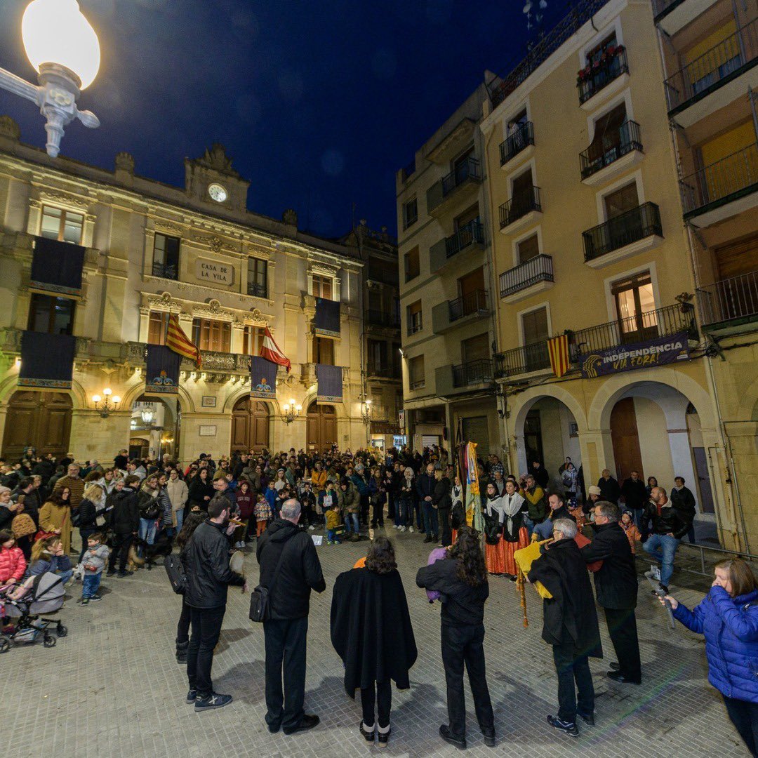✔️ Després de diverses reunions i una constant pluja d’idees, de moltes persones també aprofito per agrair a l’Albert Oliva  les seves aportacions, estic profundament agraïda amb tothom i un gran projecte està apunt de veure la llum.  💣