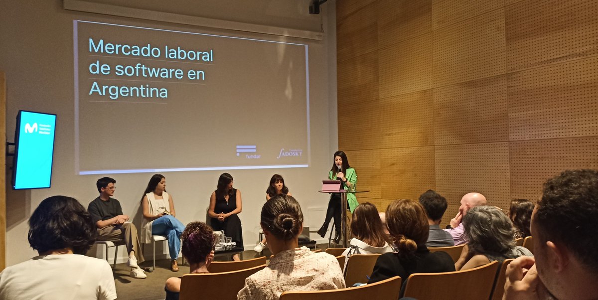 Junto a <a href="/fundarpoliticas/">Fundar</a>, presentamos dos estudios que analizan el mercado del software en Argentina. 

En @ftmovistarar, hablamos de la relación entre educación y trabajo en informática, donde hallamos que las ocupaciones informáticas empiezan a crecer con el avance académico🧵