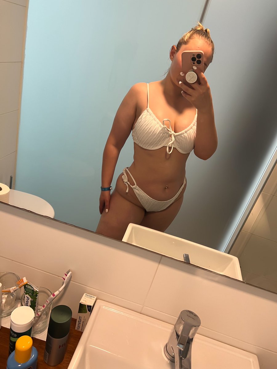 Mia tweet media