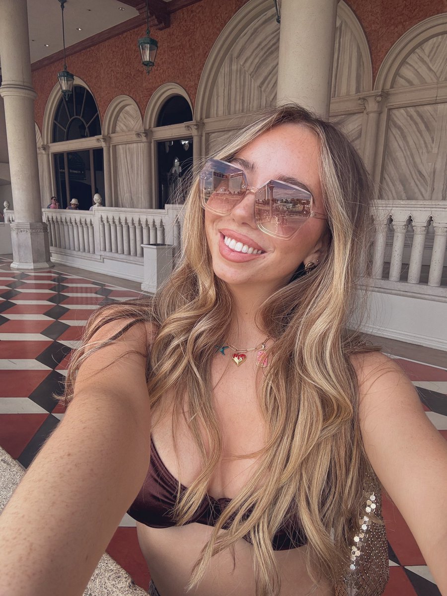 abb🌙🌻🪐 tweet media