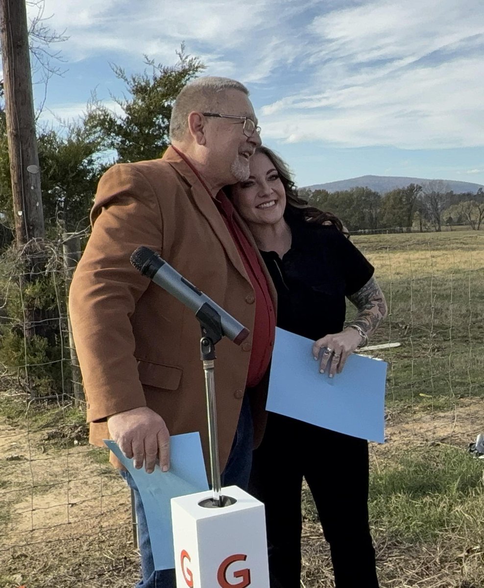 AshleyMcBryde's tweet image. What an incredibly special day. I’ve always dreamed of making my Home State proud. They did me one better ! Waldron, thank you for honoring me in such a special way. You’ll always be where I’m from.