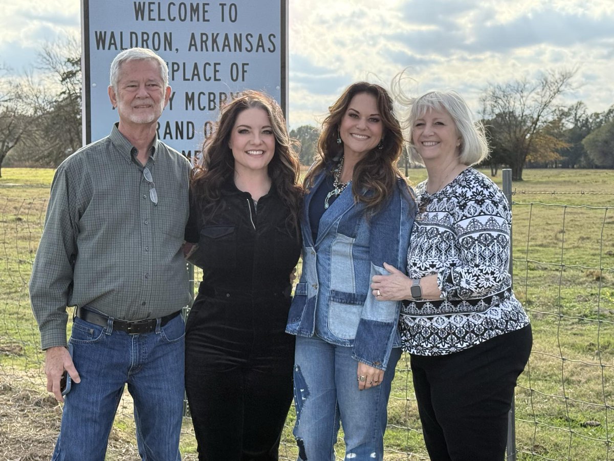 AshleyMcBryde's tweet image. What an incredibly special day. I’ve always dreamed of making my Home State proud. They did me one better ! Waldron, thank you for honoring me in such a special way. You’ll always be where I’m from.