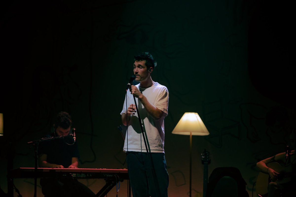 .<a href="/bastilledan/">Dan Smith</a> can sum up the band’s LA Ampersand show in 3 points; “For the sake of argument, I didn’t shit myself, I barely talked between songs, and the French was perfect.” Read the full story &amp; see the full gallery here:

anchrmagazine.com/gigswedig/2024…