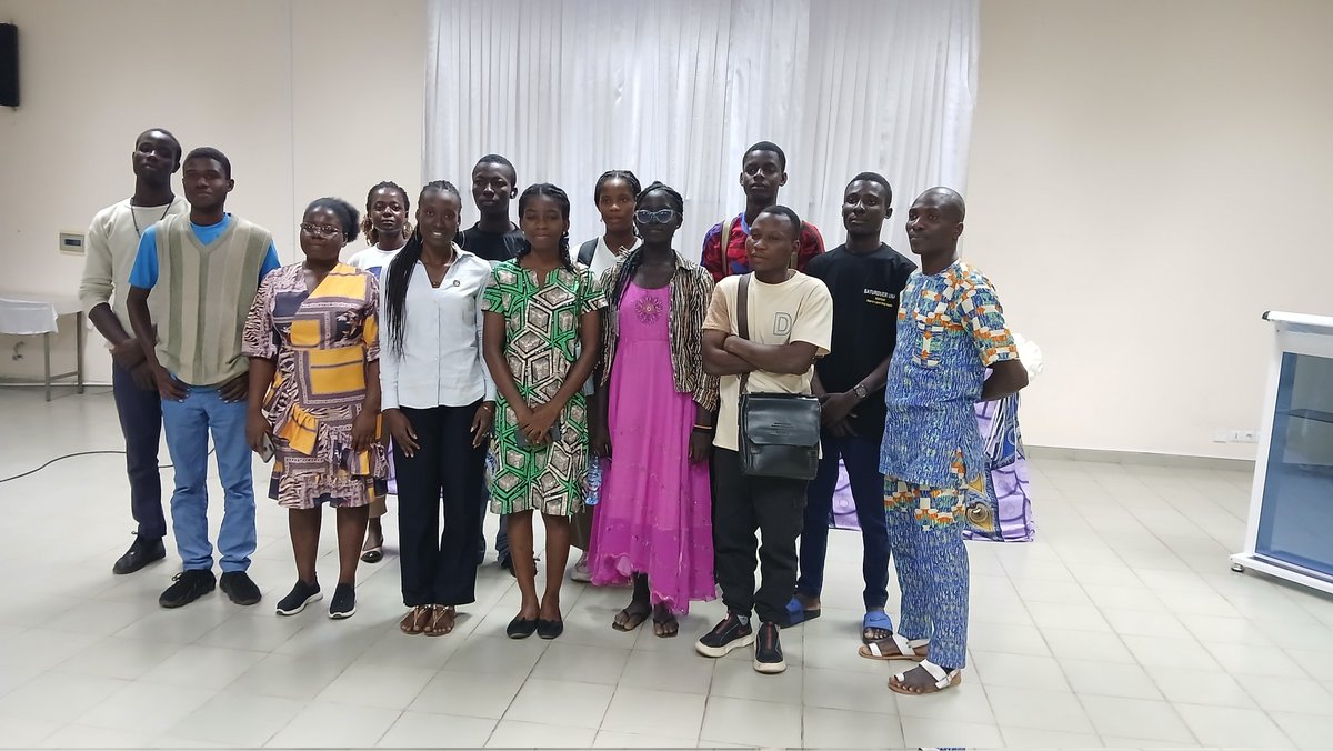 IAAS_TOGO's tweet photo. La sécurité alimentaire exige l’engagement de tous.

Le 12/11, nous étions au Village du Bénin pour la projection de "Les maux de notre alimentation", un film qui questionne nos choix alimentaires.  🌱

#SécuritéAlimentaire #Durabilité #FoodForThought https://t.co/qlcztFZ2k3