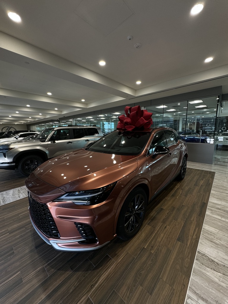 It’s always a good day when a red bow is apart of it! 🎁🎄
#decembertoremember