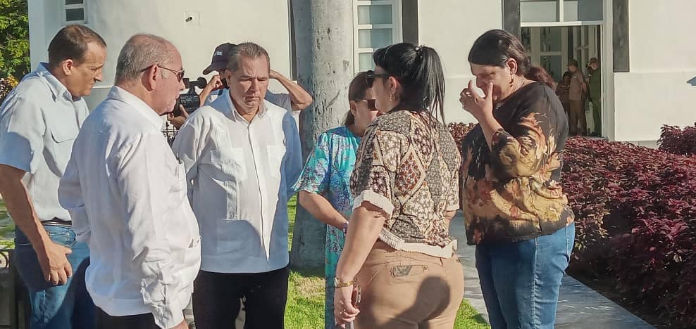YudelkisOrtizB's tweet photo. Hoy  no estaré físicamente  como cada año hace 8 años,nunca falté a su encuentro,pero desde #ProvinciaGranma ,tierra en el que me encuentro, que también es suya como #Cuba entera, le vuelvo a ratificar mi lealtad y  compromiso con el Partido y la Revolución.
#FidelPorSiempre https://t.co/bQo0wsSiUF