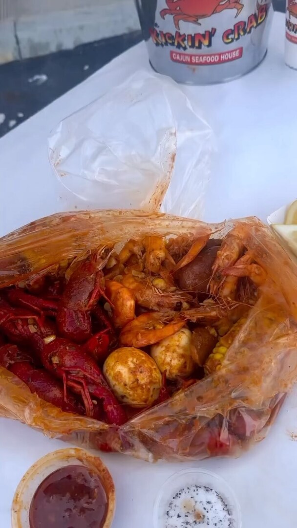 KickinCrab tweet media