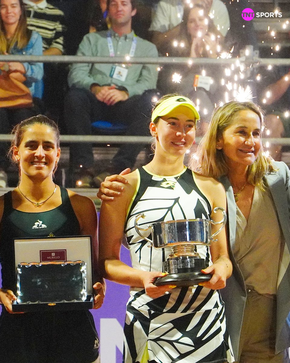 TNTSportsCL's tweet photo. 👏👏👏 QUÉ LINDA FINAL NOS DIERON
Aquí dejamos algunas postales de Nina Stojanovic, con el trofeo del #LPOpen 2024, luego de un duelo impresionante con María Lourdes Carlé en Chicureo.
¡Gracias por tanto y esperamos que el 2025 sea aún mejor! https://t.co/AleGVVSfcL