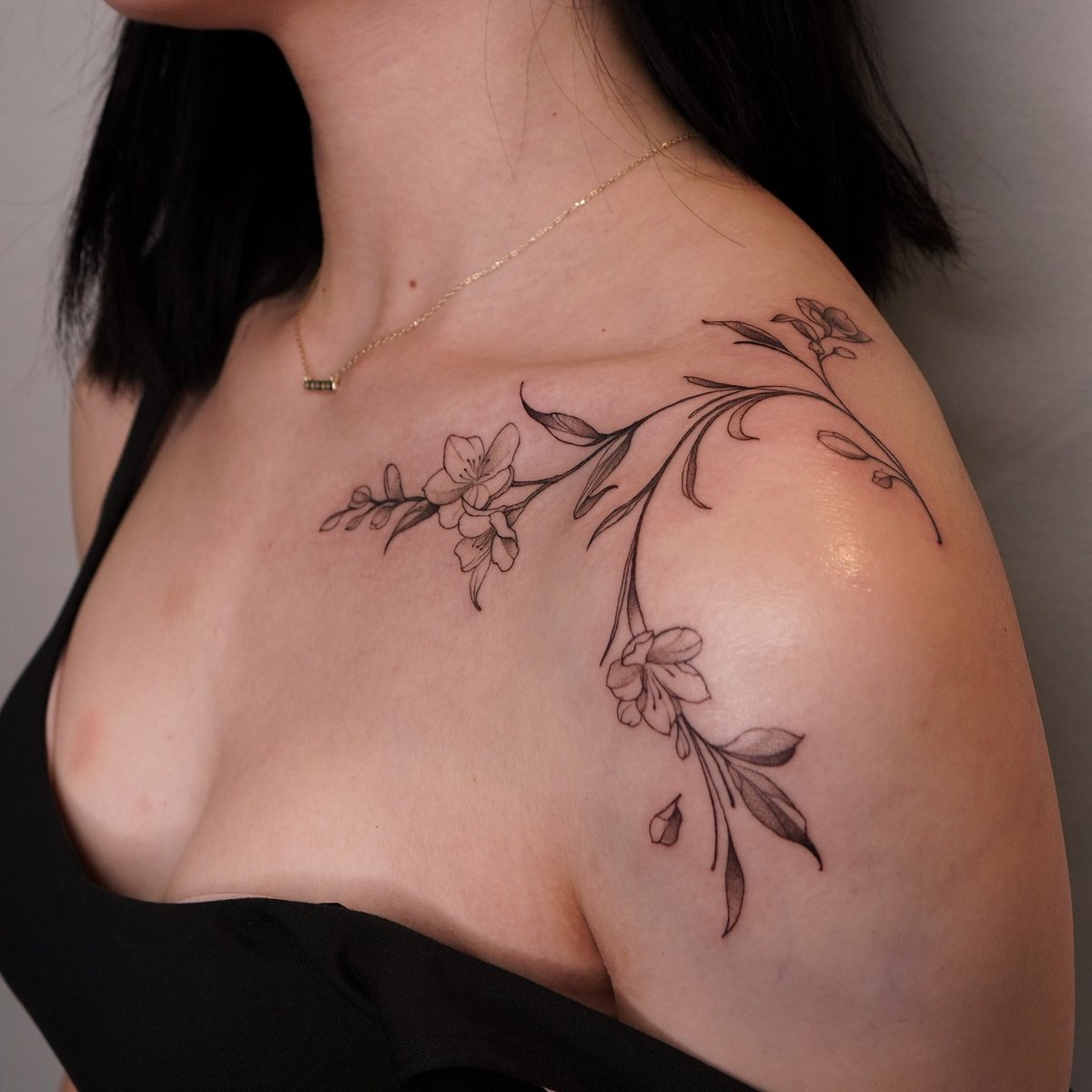 Fineline floral design for Wendcey

📥Text (437-267-7970) for appointments 
Done at Myink Studio in Toronto

Contact for more info!
#art #tattoo #fineline #floral #finelinetattoo #toromnto #canada #torontotattoo