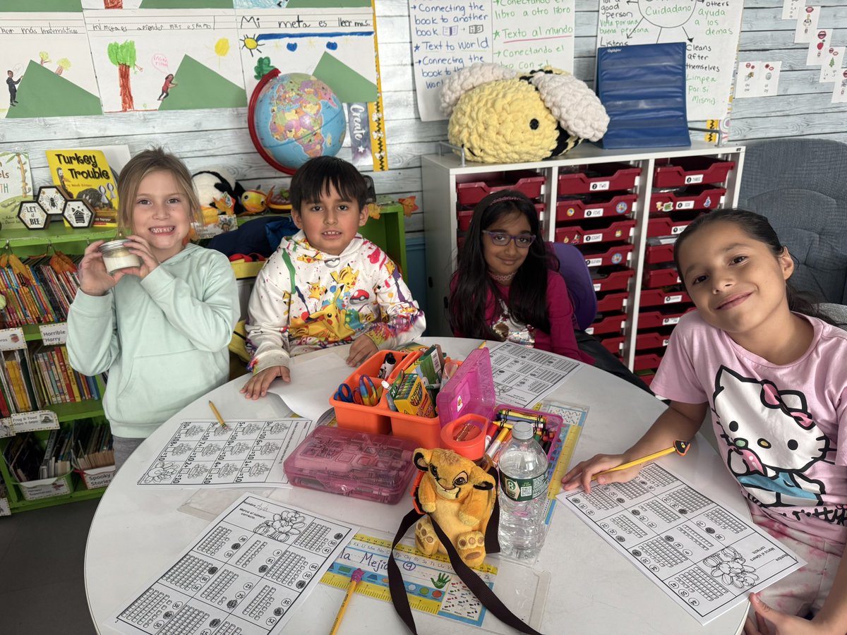srainteriano's tweet photo. Making butter! Today was a fun filled day making butter as our contribution for our second grade Thanksgiving feast tomorrow🦃🍽❤️🍁
#duallanguage #growingourneurons #Thanksgiving #homemadebutter #FelizLunesATodos https://t.co/w6ddPOMvJL
