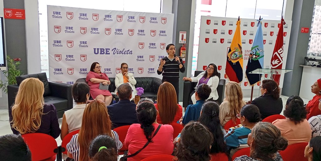 Avanza en la <a href="/UbeEcuador/">UBE | Universidad Bolivariana Del Ecuador</a> #Durán #DíaInternacionalDeLaNoViolencia contra la #Mujer diálogo de la mano de expertas sobre el impacto de la violencia en la vida de las #mujeres 
#25Nov #CRAI  <a href="/MonicaMolinaB/">Mónica Molina B.</a> <a href="/peggyricaurte/">peggy ricaurte</a> <a href="/CientificasEC/">👩🏽‍🎓CientíficasEcuador🇪🇨</a> <a href="/rosaliaarteaga/">Rosalía Arteaga</a> <a href="/Irlejia/">Irina</a> <a href="/DDHH_Ec/">Viceministerio de la Mujer y Derechos Humanos</a> #25N