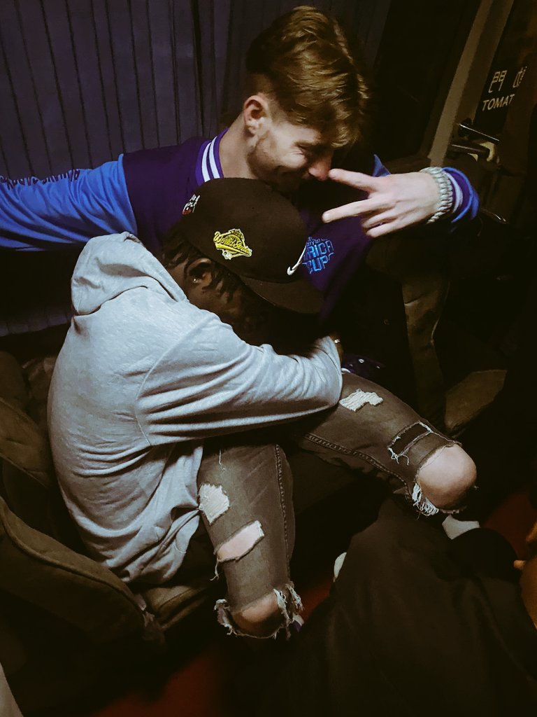 DamienEaton2's tweet image. Bonus post for @GameWithVirus . It was a privilege meeting u, the years of friendship finally met with a handshake. All the support and all the love regardless of what the scene had to offer. Took me in when I needed it most. I appreciate u broski. Most true player in the scene❤️