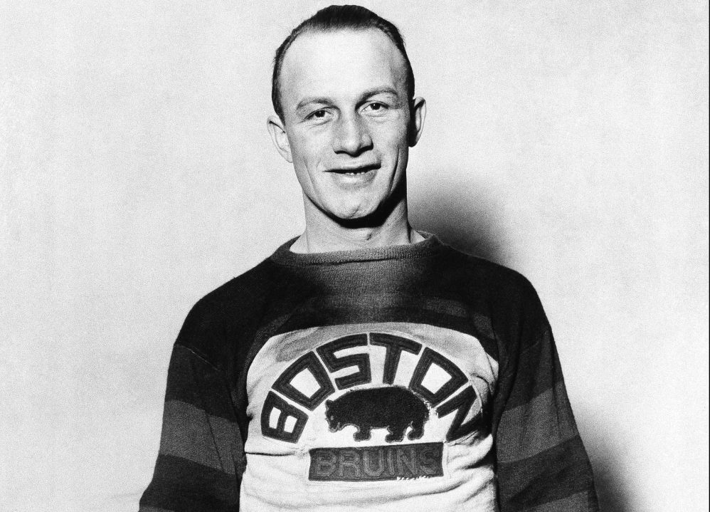 NLCarolynMuse's tweet photo. #OTD in #NHL history (11/25/1902):  Defenseman/AHL coach/minor league hockey team owner Eddie Shore was born.  #ReginaCapitals #EdmontonEskimos #NHLBruins #NewYorkAmericans #SpringfieldIndians #BuffaloBisons https://t.co/oczIXkifRf
