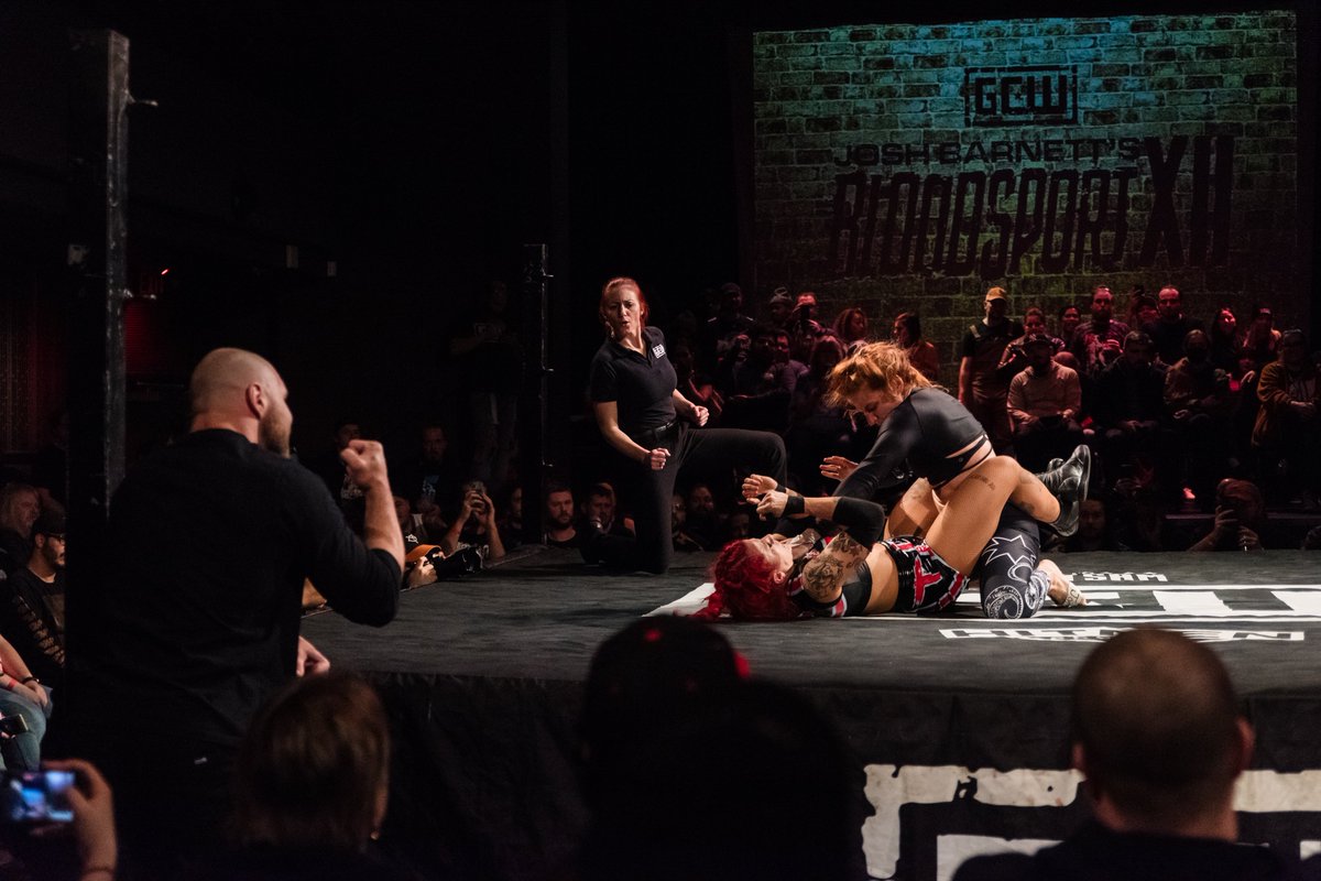 _johnny_apples's tweet photo. #GCW #Bloodsport @JodyThreat vs @MarinaShafir  The crowd was chanting for Mox as Marina entered but they should have been chanting for Marina. She is violent in the ring! #JBBS12 https://t.co/Y1PrFBaqP6