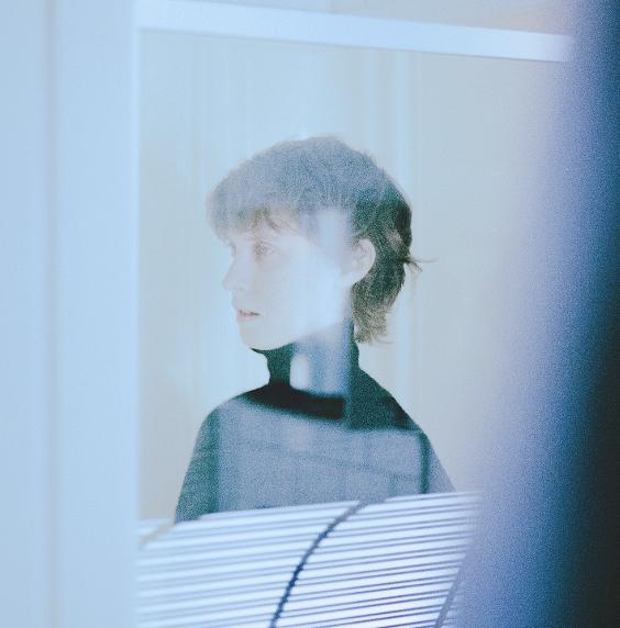 Esteemed Actress/Artist Sarah Swire Experiments Alongside Joel Plaskett on Anti-Genre Monologue Single “Tight!” melodicmag.com/2024/11/25/est…