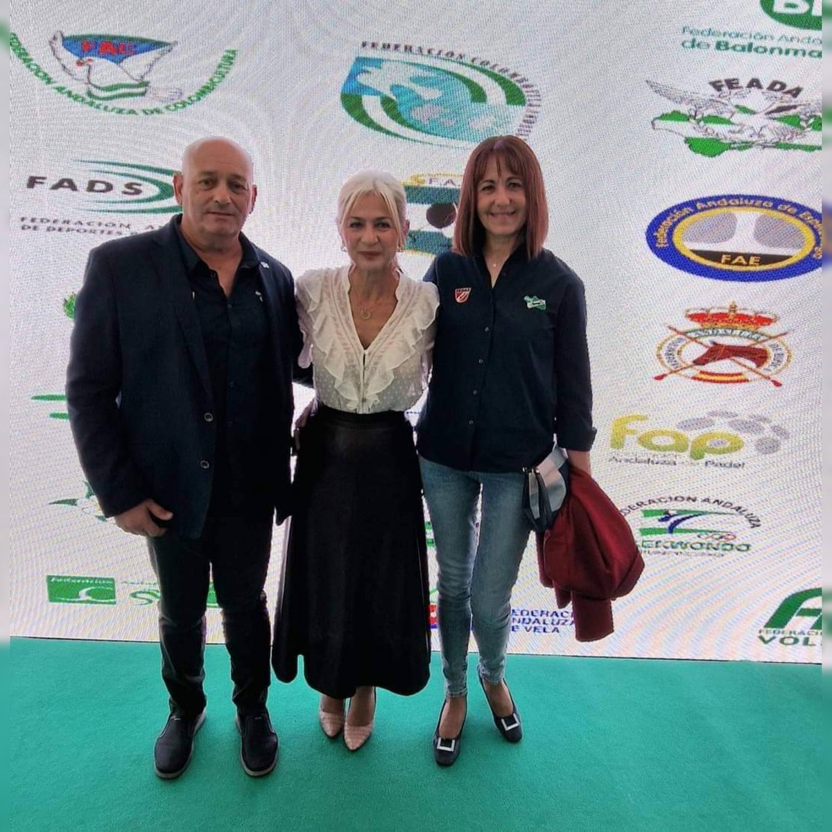 Encuentro de la Consejera de Cultura y Deporte Dª Patricia del Pozo con los representantes de las Federaciones Deportivas Andaluzas en el Centro de Alto Rendimiento de Remo 

#FederacionesDeportivasAndaluzas #FederacionesDeportivas #FFDDAA #FFDD #FAAS #FEDAS #MujerYDeporte
