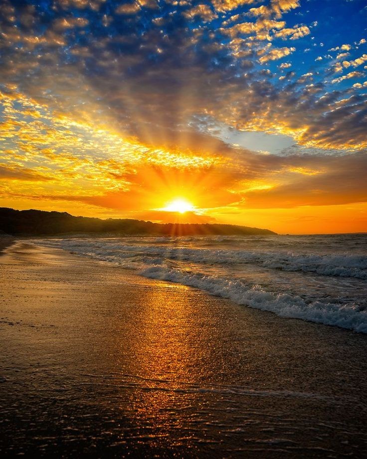 JonasAquin's tweet image. "Sunsets are proof that endings can be beautiful, too." - Beau Taplin