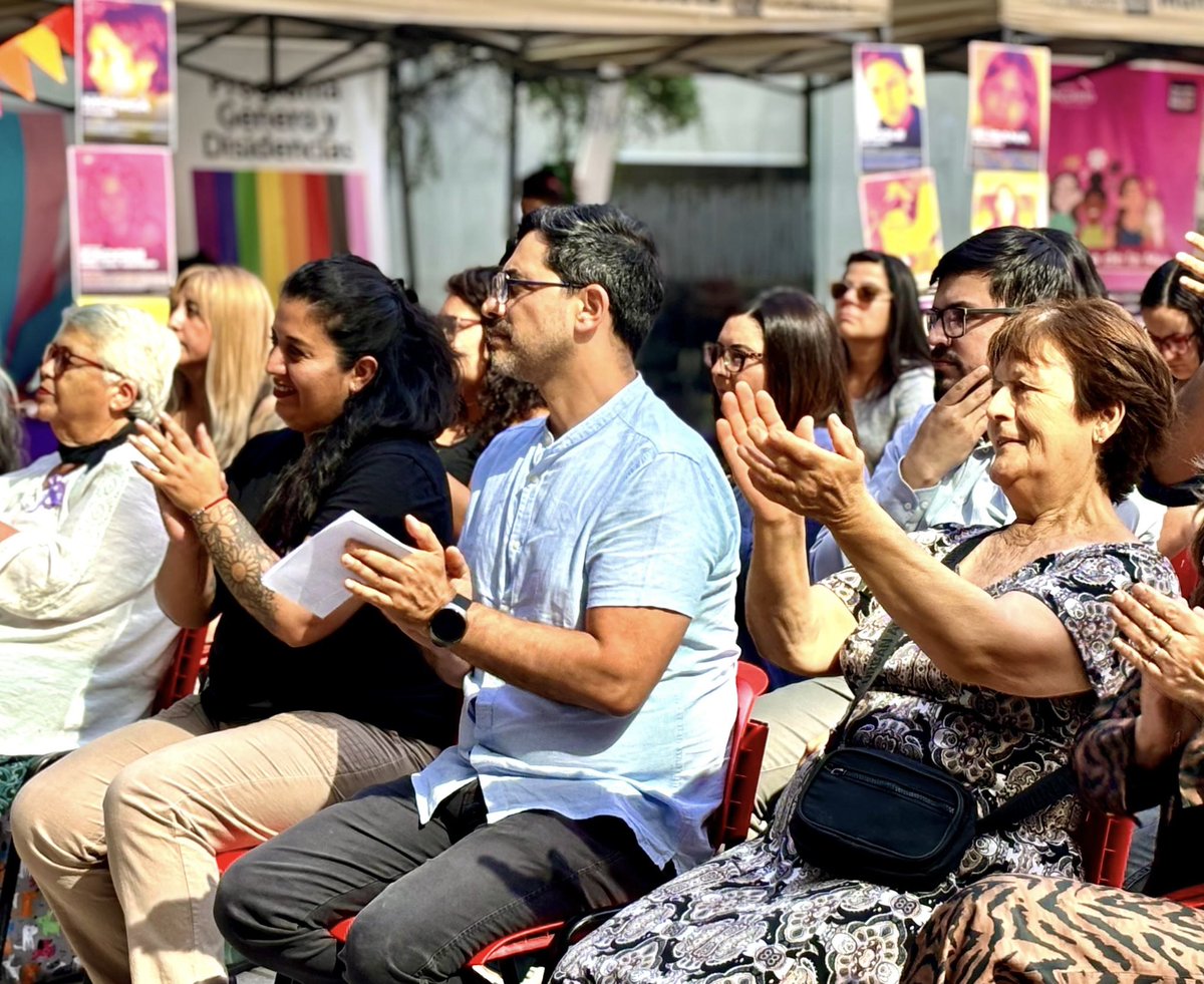 En Recoleta decimos no a la violencia de género! ✊🏻 Con exposiciones de arte, canto y reflexiones, conmemoramos el Día Internacional por la Eliminación de la Violencia contra las Mujeres 🙌. Asumimos el compromiso de la prevención y el apoyo comunitario!

#RecoletaMuchoMejor