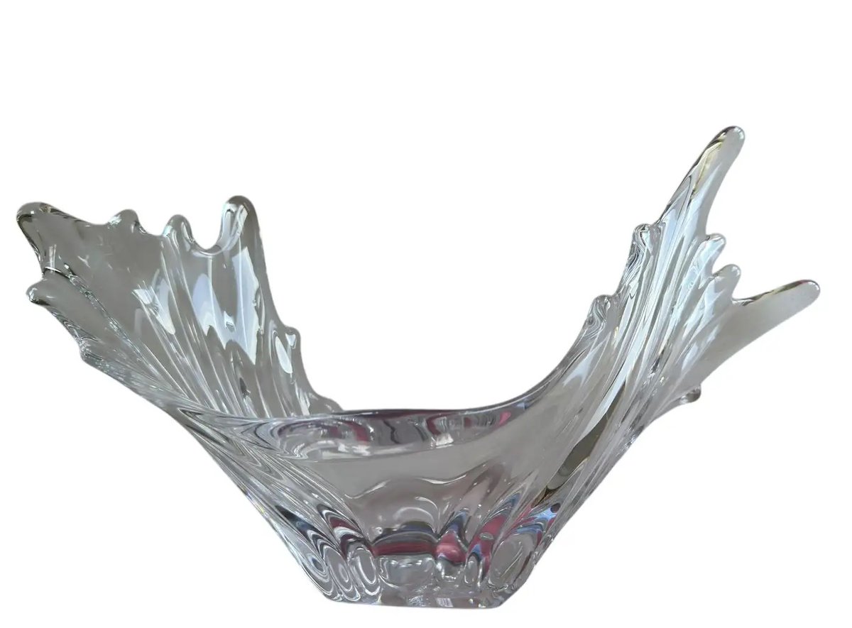 VintageDallas's tweet photo. Large French Crystal Splash Centerpiece Bowl

https://t.co/YgHBc1pWIb

#dallasvintagemarket #1stdibs #1stdibsdealer #wavebowl #crystalbowl #centerpiecebowl #coastaldecor #frenchbowl #frenchcrystal #vannes #midcenturybowl  #interiordesign #grandmillennial #palmbeachstyle https://t.co/dWxdmGSGdb