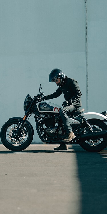 Kaalaimb's tweet photo. Shotgun 650!! A cruiser motorbike by Royal Enfield.. #shotgun #royalenfield #ridetastefully #kaalaimotorbikes https://t.co/Clfg9arroS