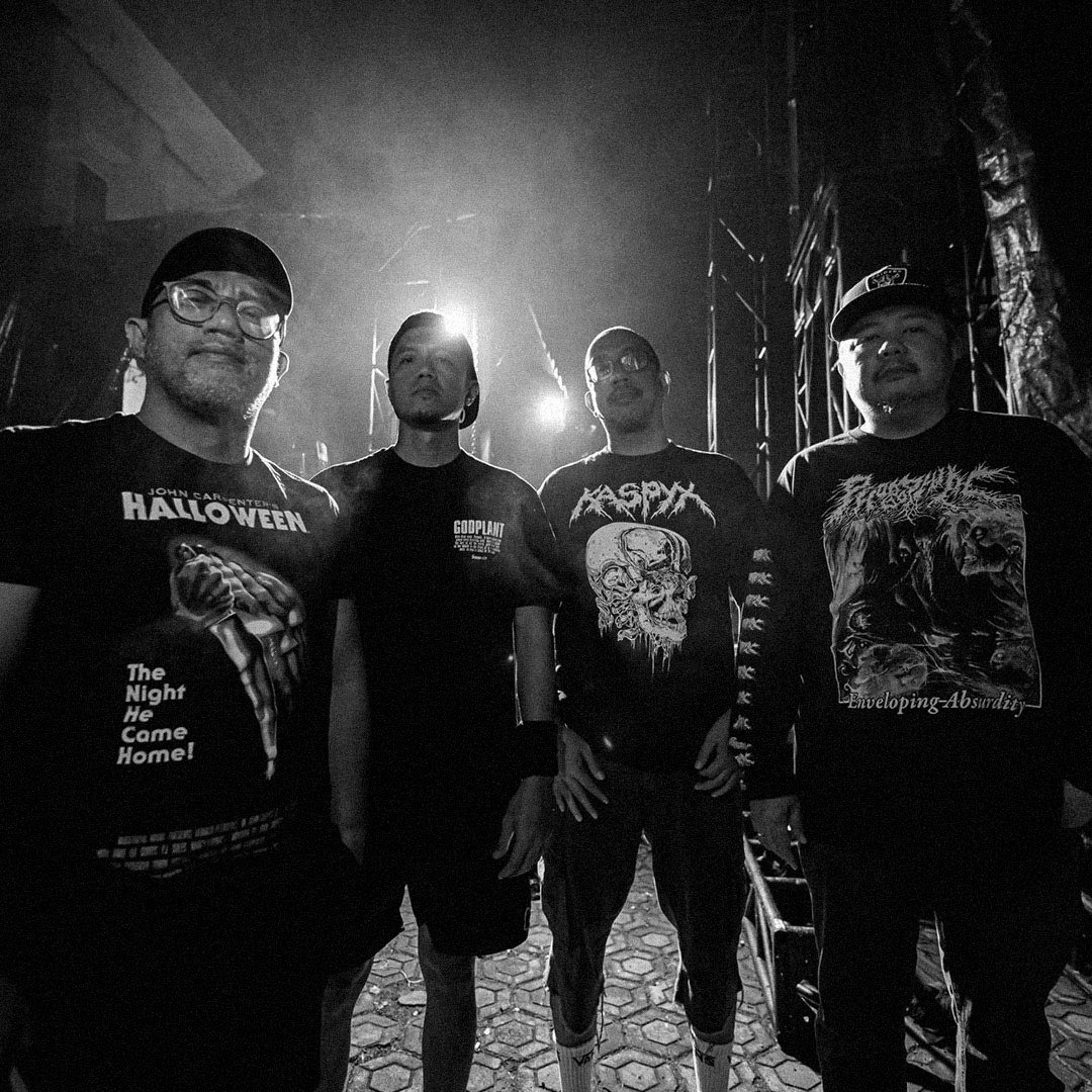 ricky siahaan (@rickysiahaan) on Twitter photo Single terbaru <a href="/Seringai/">Seringai | ニヤリ</a> “Pulang” sudah bisa didengarkan di semua platform streaming. Featuring Ryo dari Pure Wrath dan Lody dari Amerta. Single terbaru <a href="/Seringai/">Seringai | ニヤリ</a> “Pulang” sudah bisa didengarkan di semua platform streaming. Featuring Ryo dari Pure Wrath dan Lody dari Amerta.