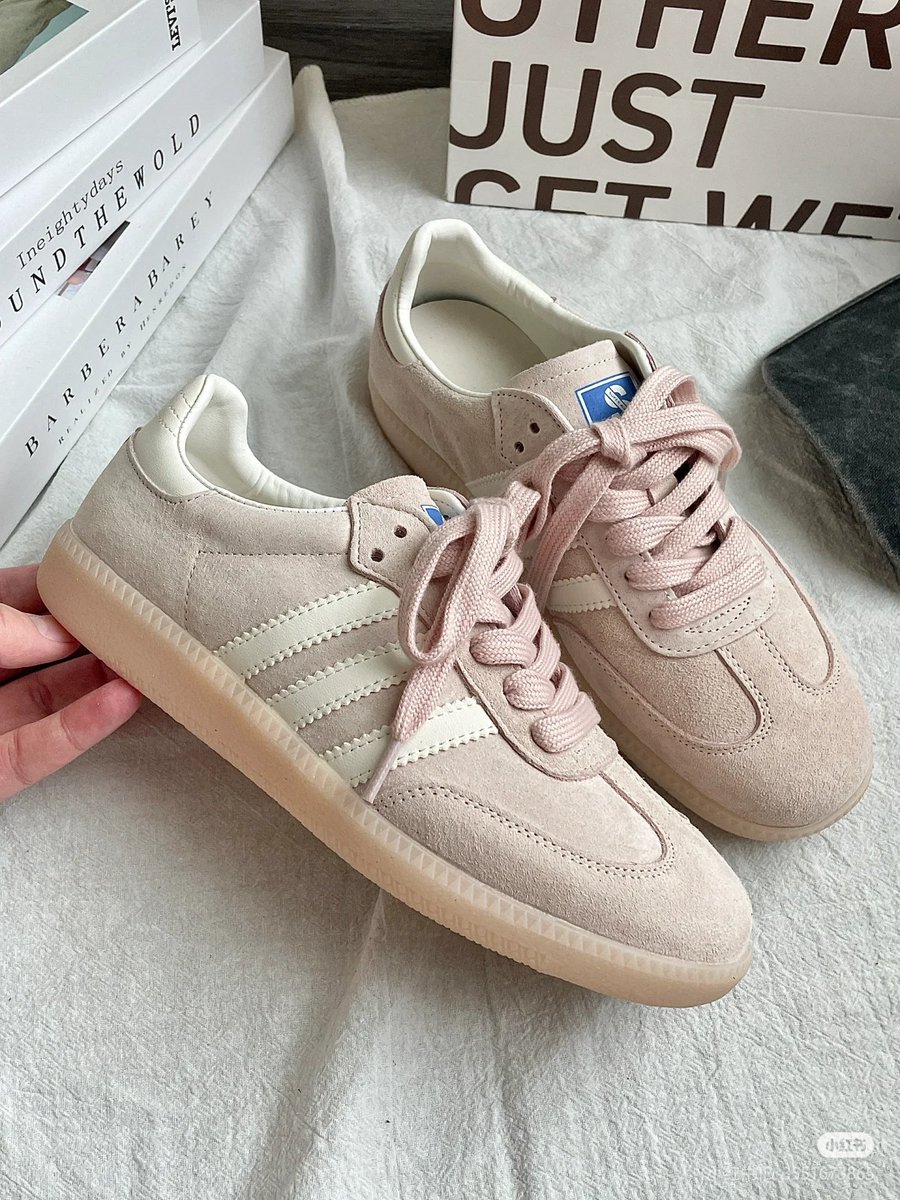 casual sneakers ۶ৎ

ーa thread