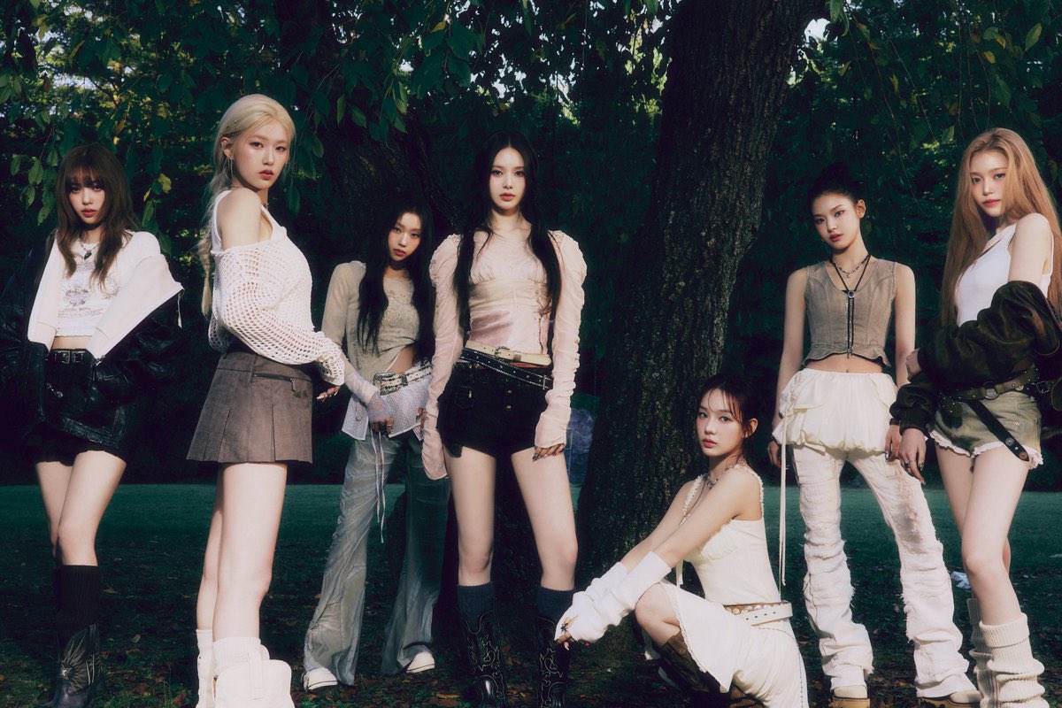 Real_LindaLing's tweet photo. Most viewed debut MV by a Kpop Group in 24 hours (non big 4):

1.   IZNA — 10.0M 🆕 (still counting)
2.   ELEVEN — 9.8M
3.   WA DA DA — 7.1M
4.   IN BLOOM — 6.1M
5.   MEOW — 5.7M https://t.co/4Y98dq7RxP